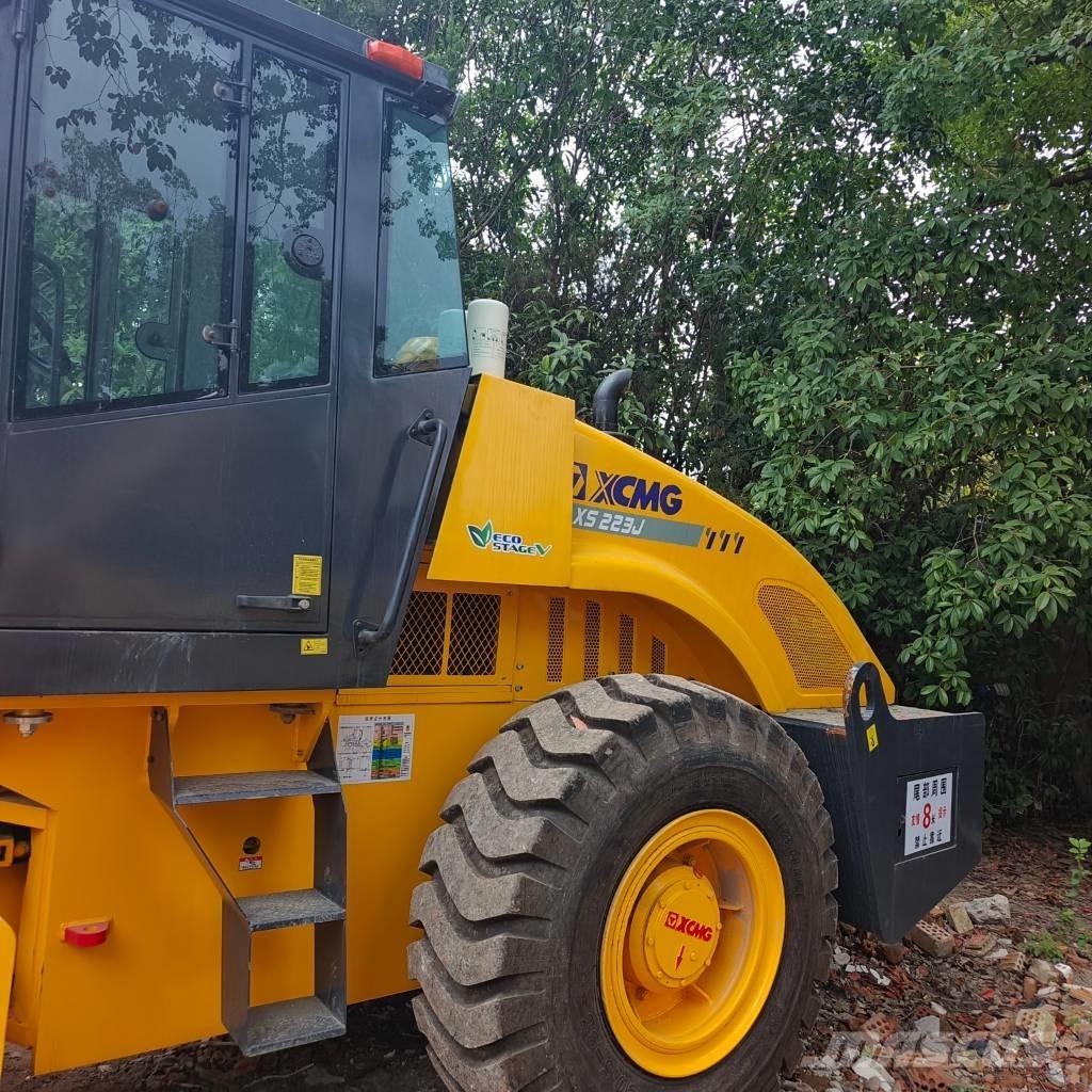 XCMG XS 223 J Грунтові котки