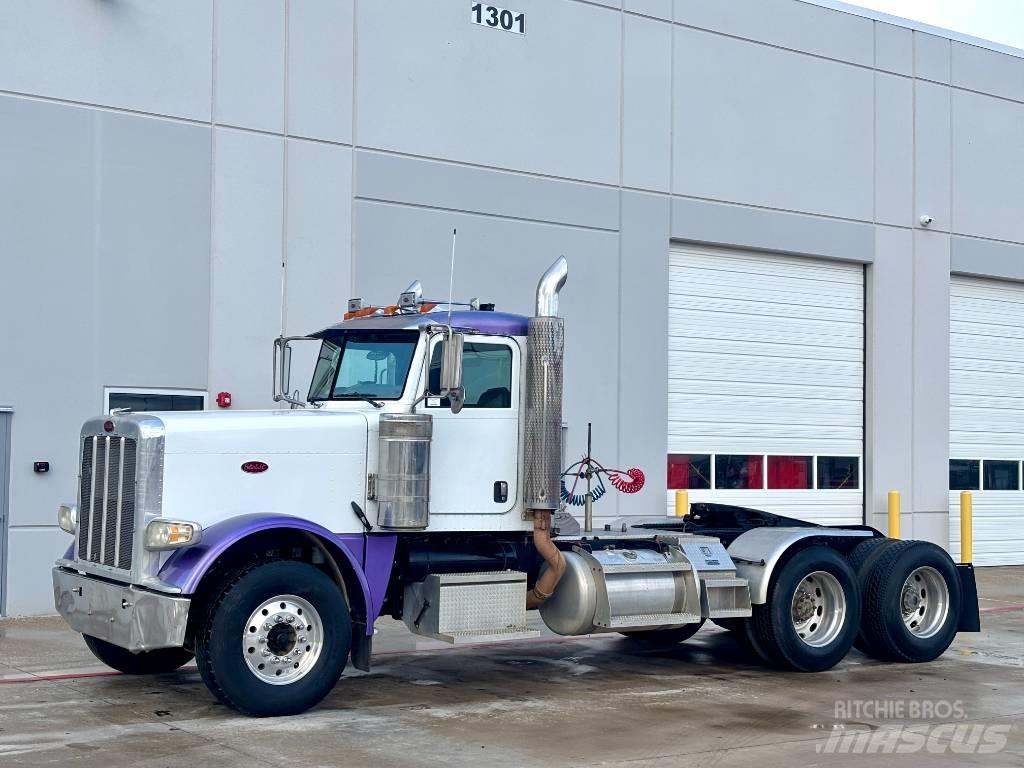 Peterbilt 388 Тягачі