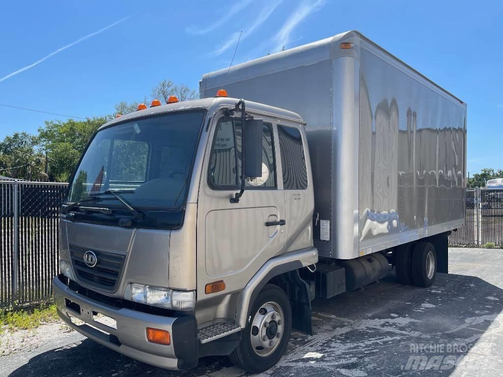 Nissan UD Фургони