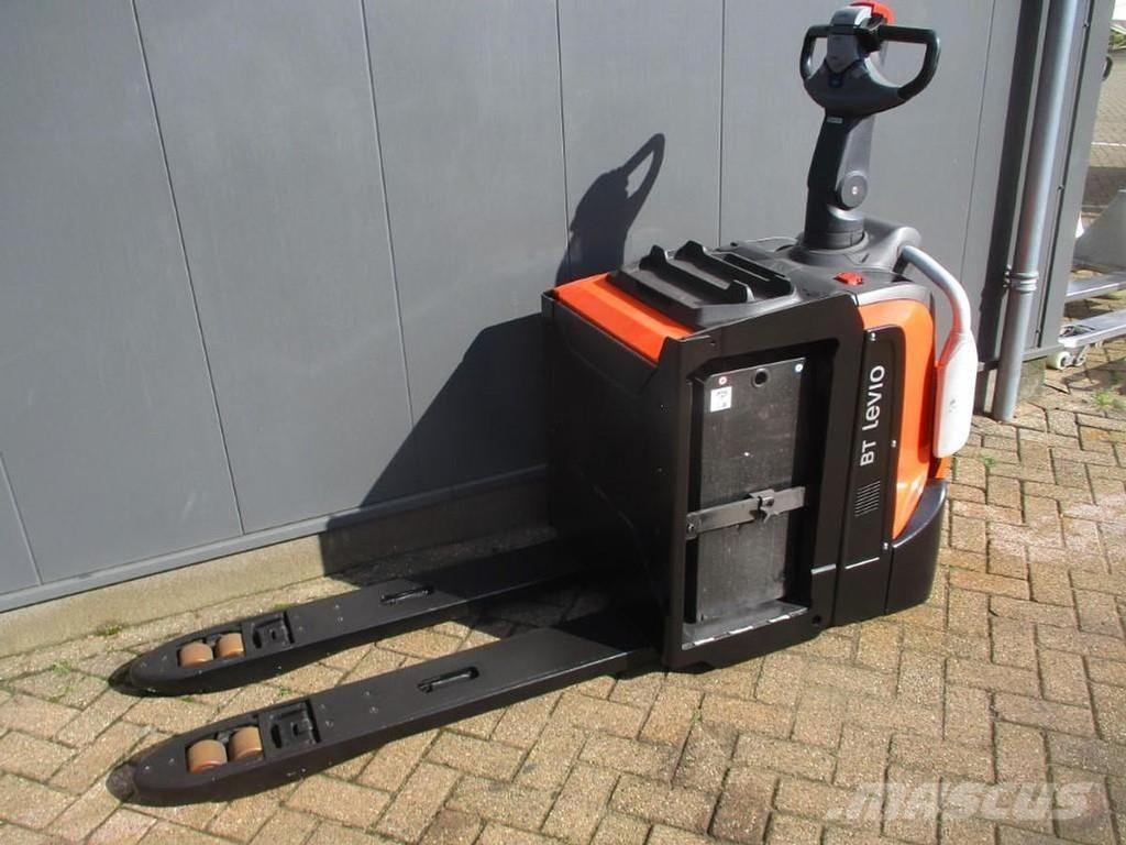 Toyota LPE200 Візки для перевезення піддонів