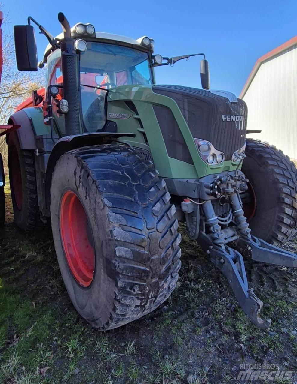 Fendt 828 Vario Трактори