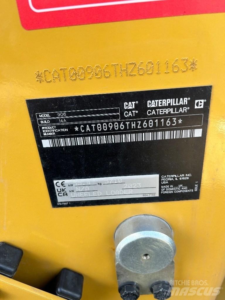 CAT 906 Фронтальні навантажувачі