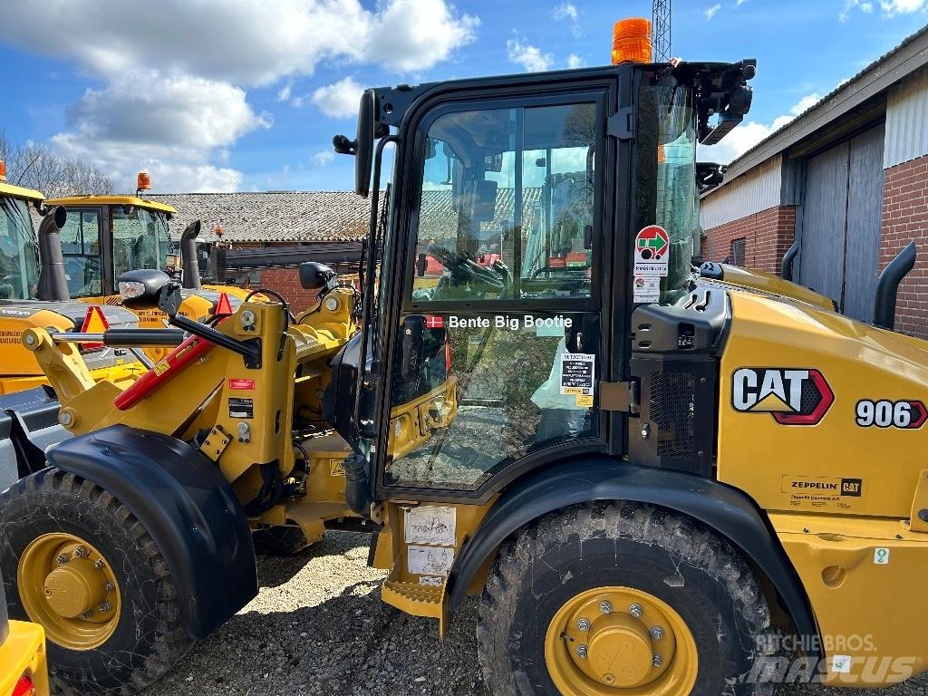 CAT 906 Фронтальні навантажувачі