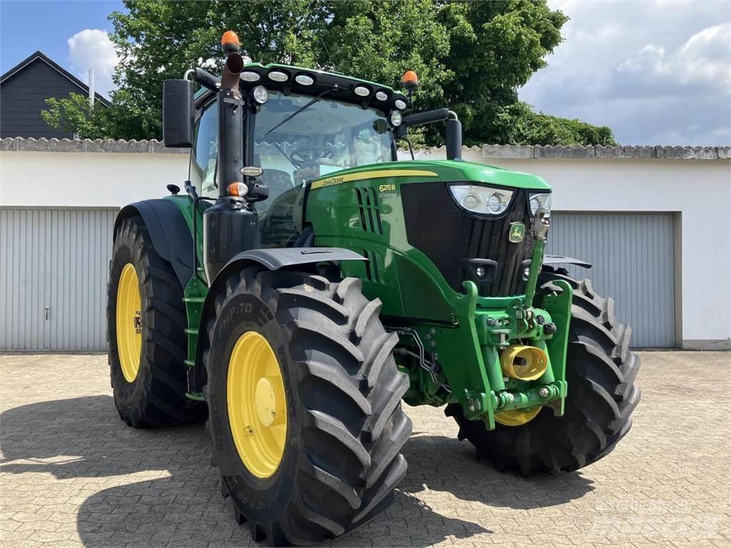 John Deere 6215R Трактори