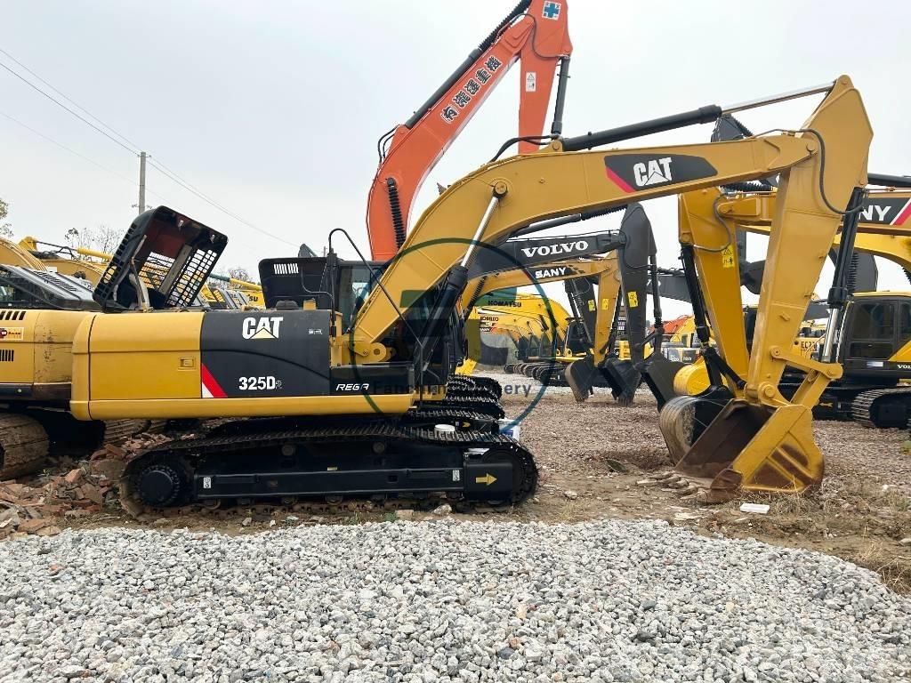 CAT 325 D2 Гусеничні екскаватори