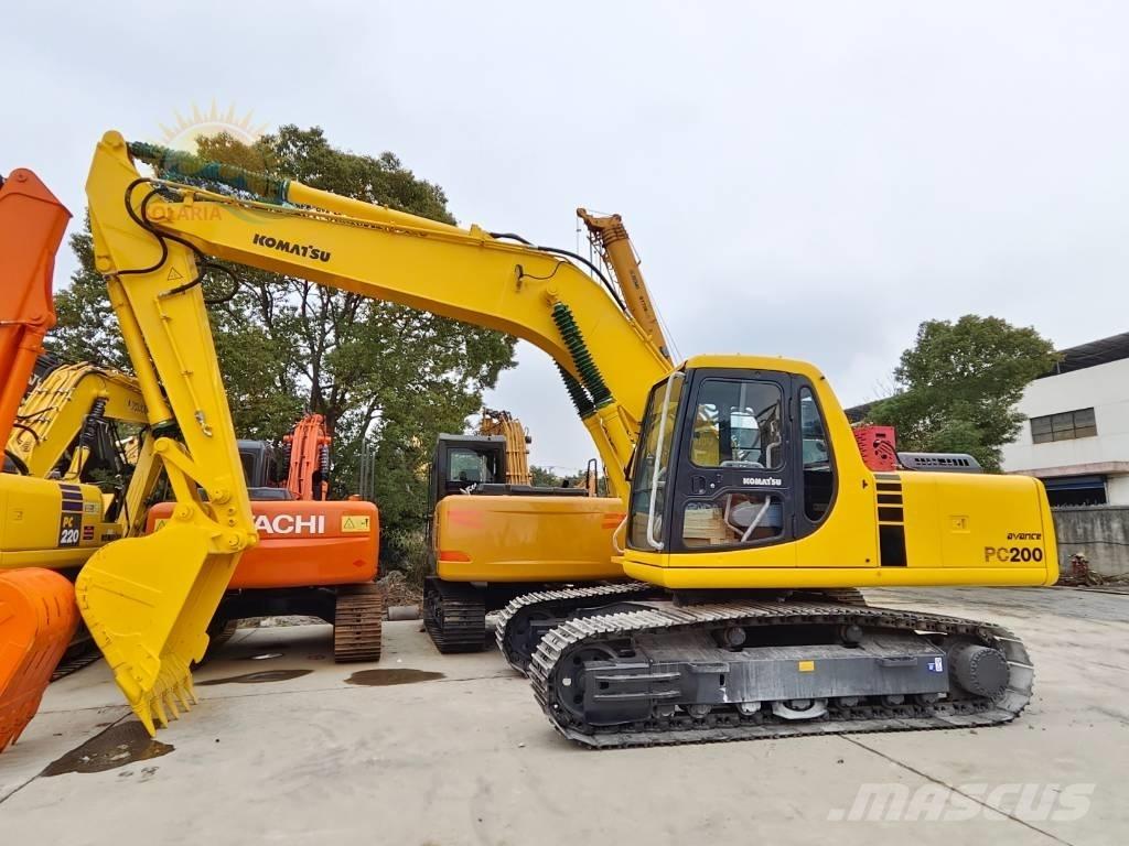 Komatsu PC 200-6 Гусеничні екскаватори