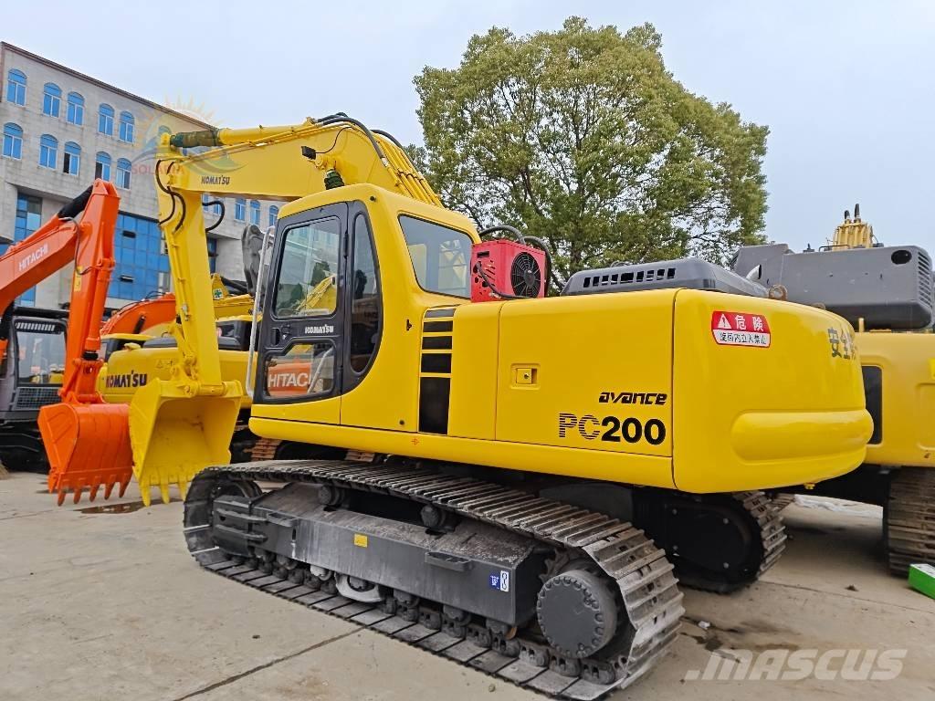 Komatsu PC 200-6 Гусеничні екскаватори