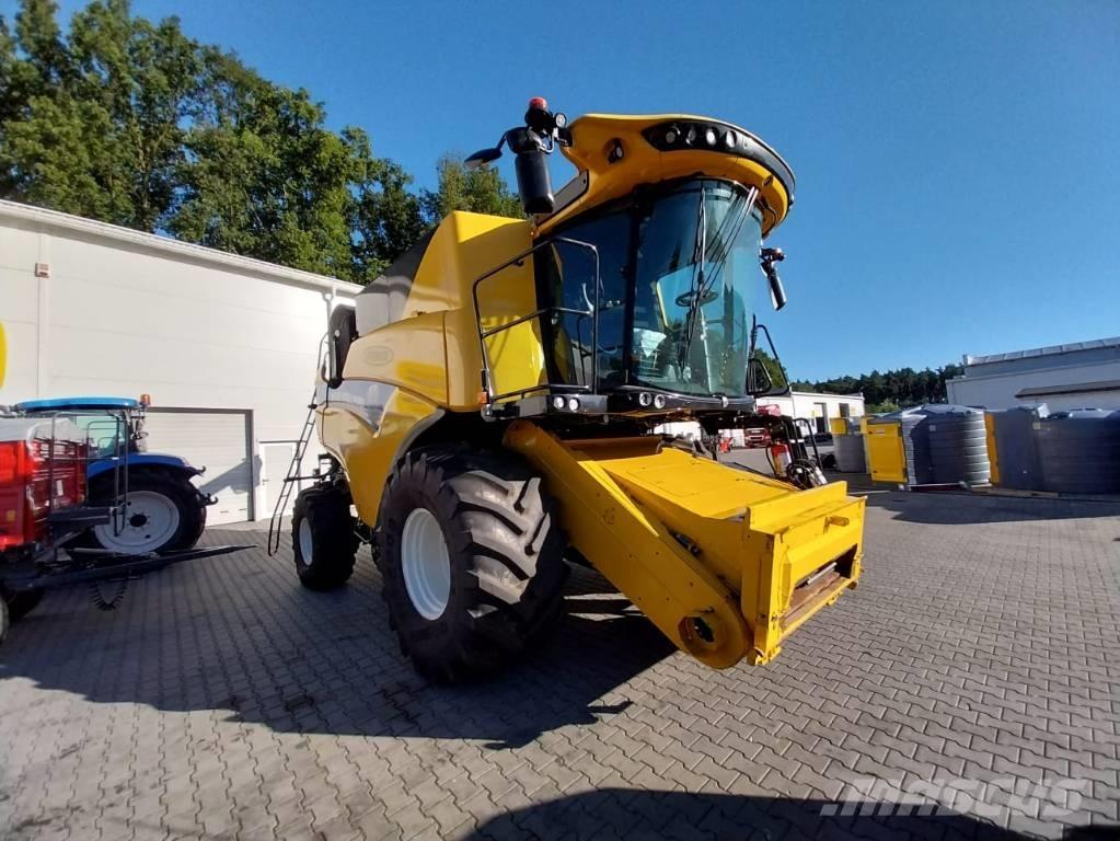 New Holland CX 8.90 Зернозбиральні комбайни