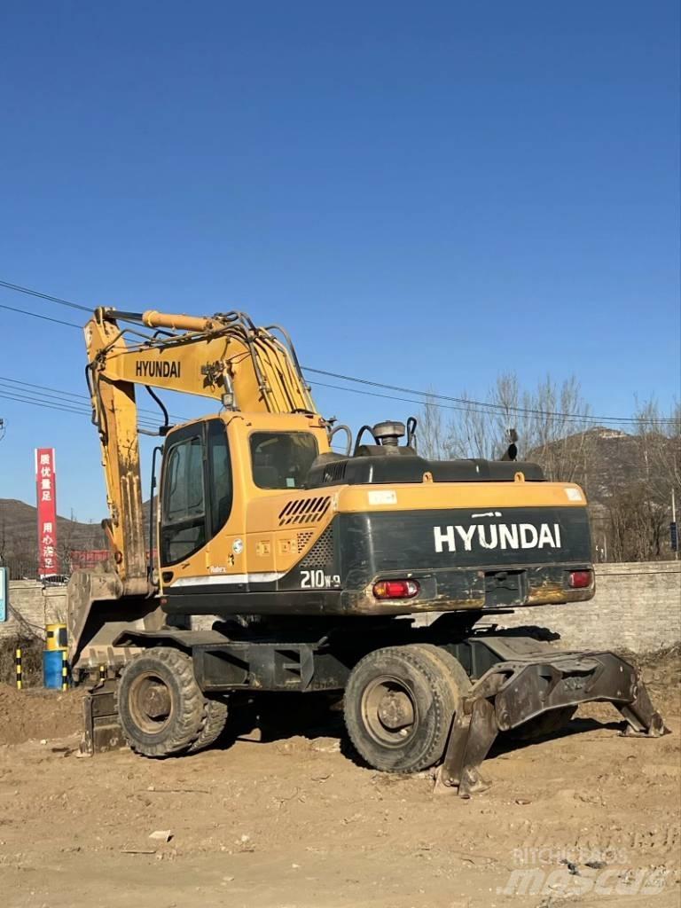 Hyundai R210W-9 Колісні екскаватори
