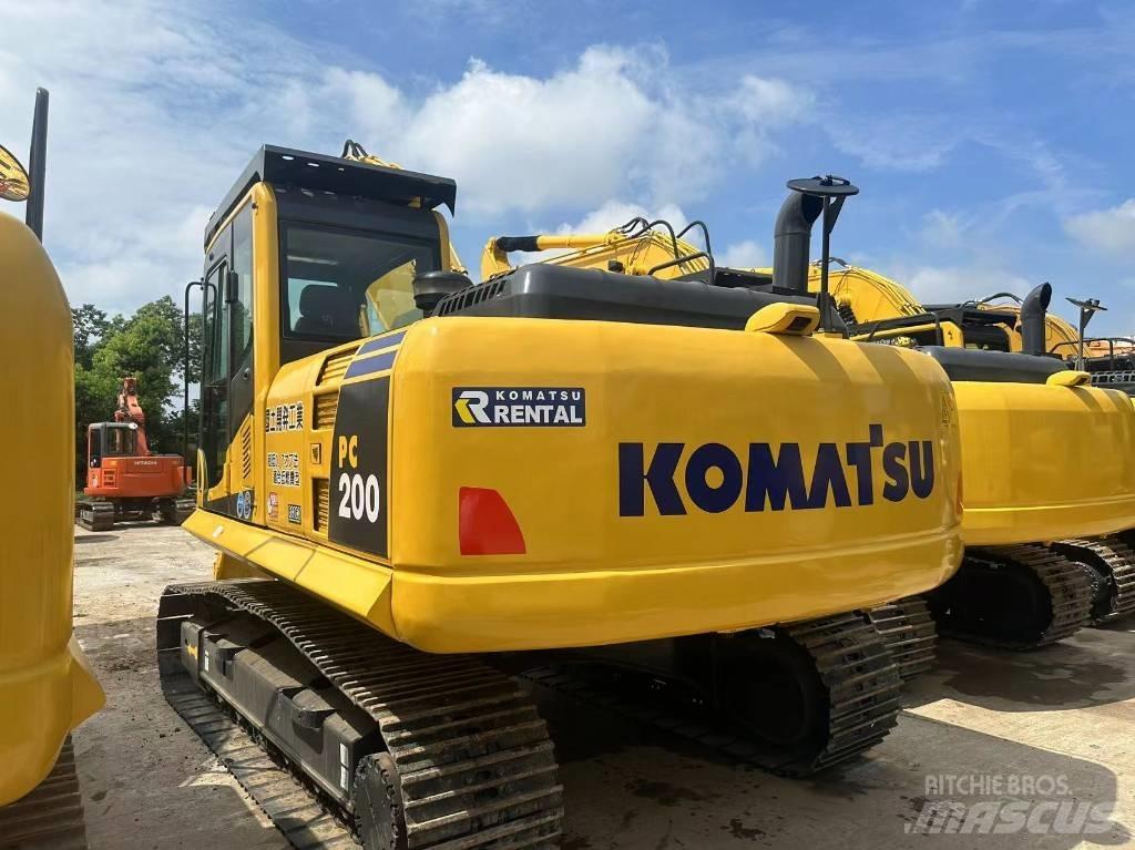 Komatsu PC 200 Гусеничні екскаватори