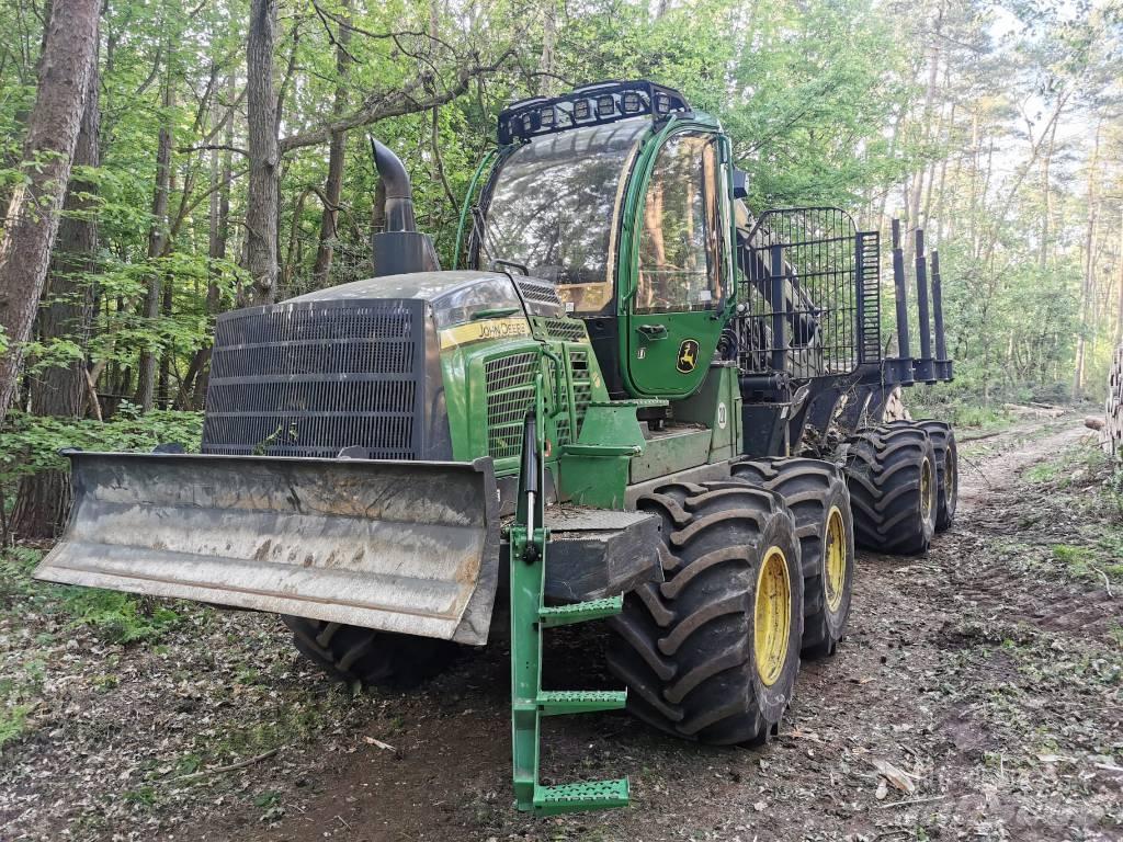 John Deere 1110G Форвардери