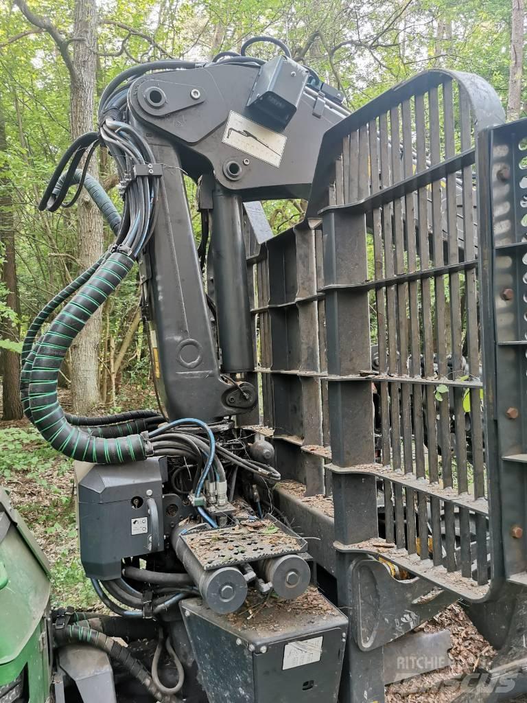 John Deere 1110G Форвардери
