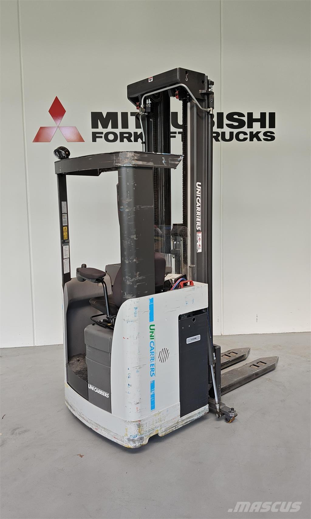 Atlet XSN160 Самохідні електроштабелери