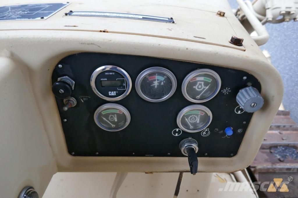 CAT D7G Ex-army Гусеничні бульдозери