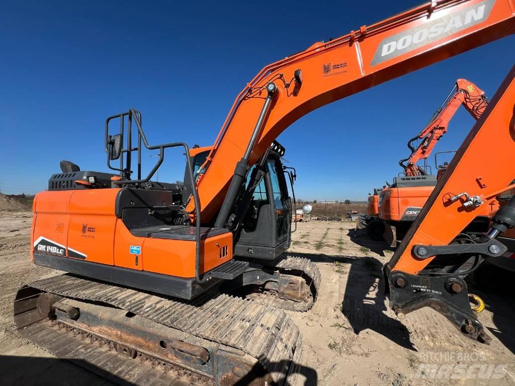 Doosan DX140LC-7 Гусеничні екскаватори