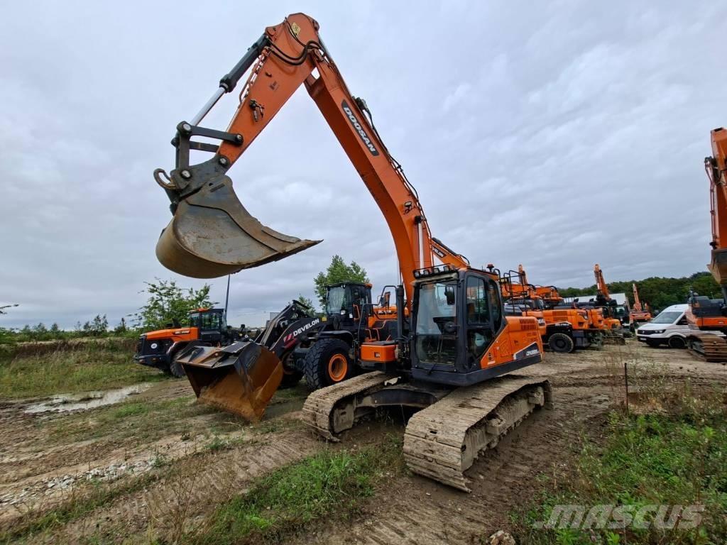 Doosan DX 225 LC-5 Гусеничні екскаватори