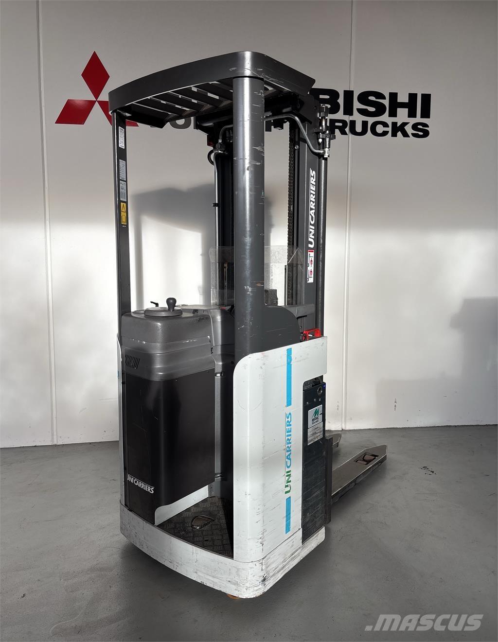 Atlet A160 Самохідні електроштабелери