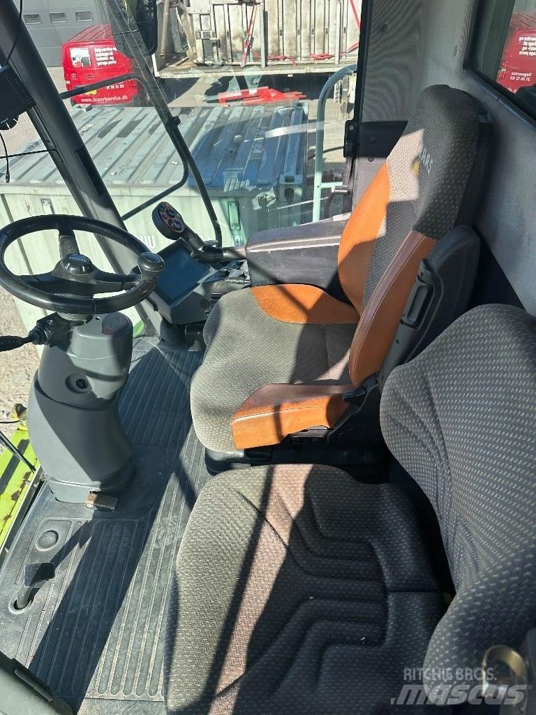 CLAAS Lexion 560 Зернозбиральні комбайни