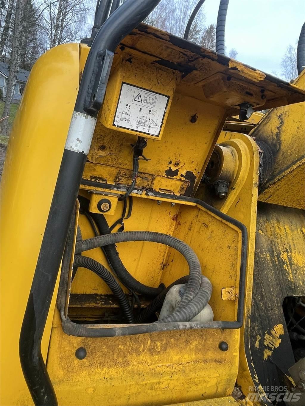 JCB JS 200 LC Гусеничні екскаватори