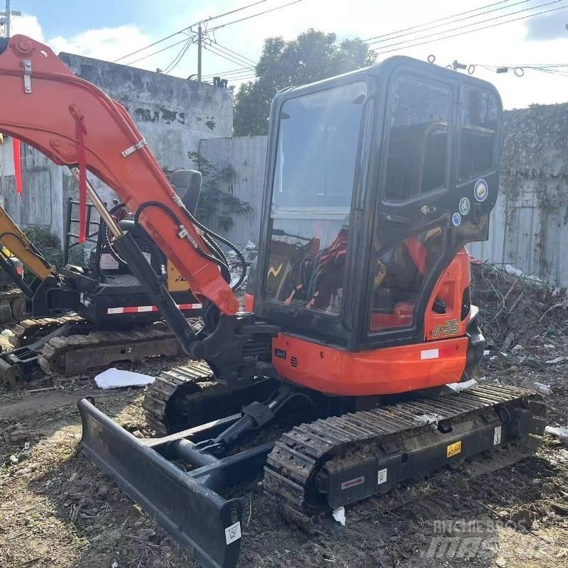 Kubota U35 Міні-екскаватори < 7т