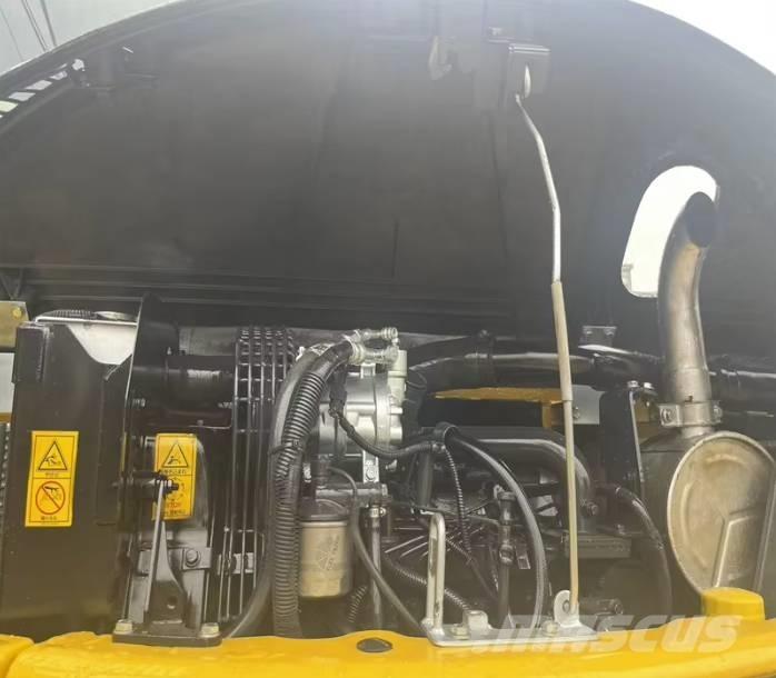  Komats PC78US-6 Середні екскаватори 7т. - 12т.