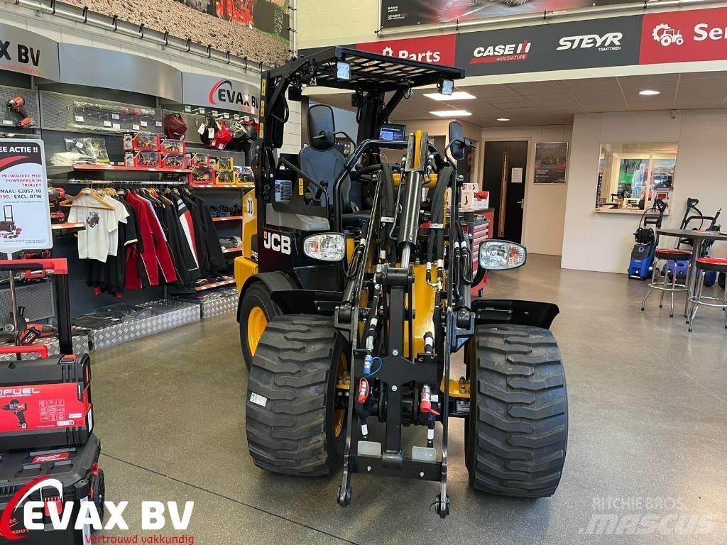 JCB 403 Plus Фронтальні навантажувачі