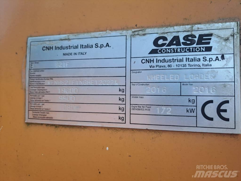 CASE 821 FXR Фронтальні навантажувачі