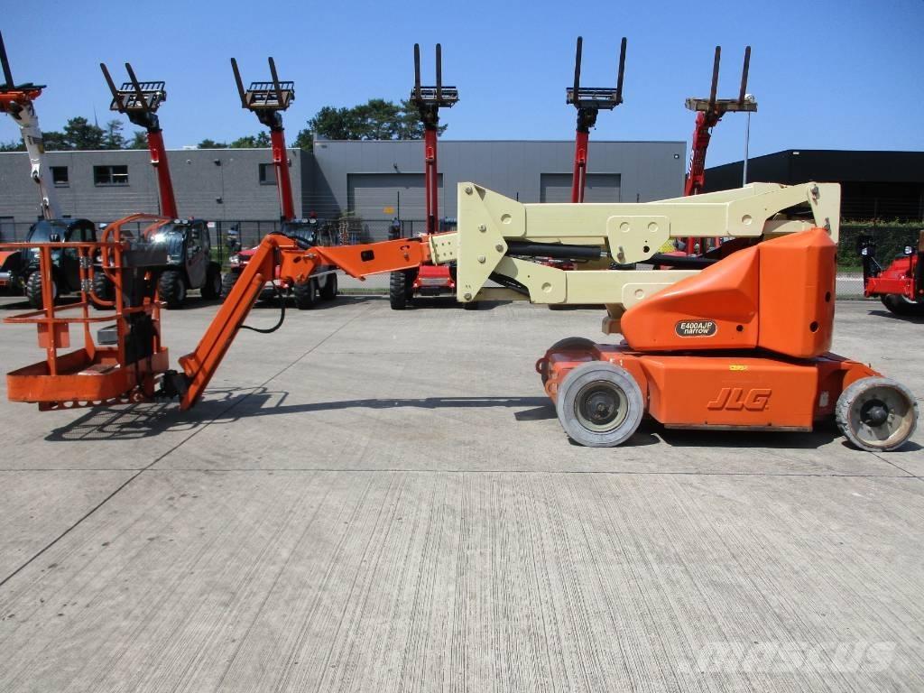 JLG E400 AJPN (146) Компактні самохідні стрілові підйомники