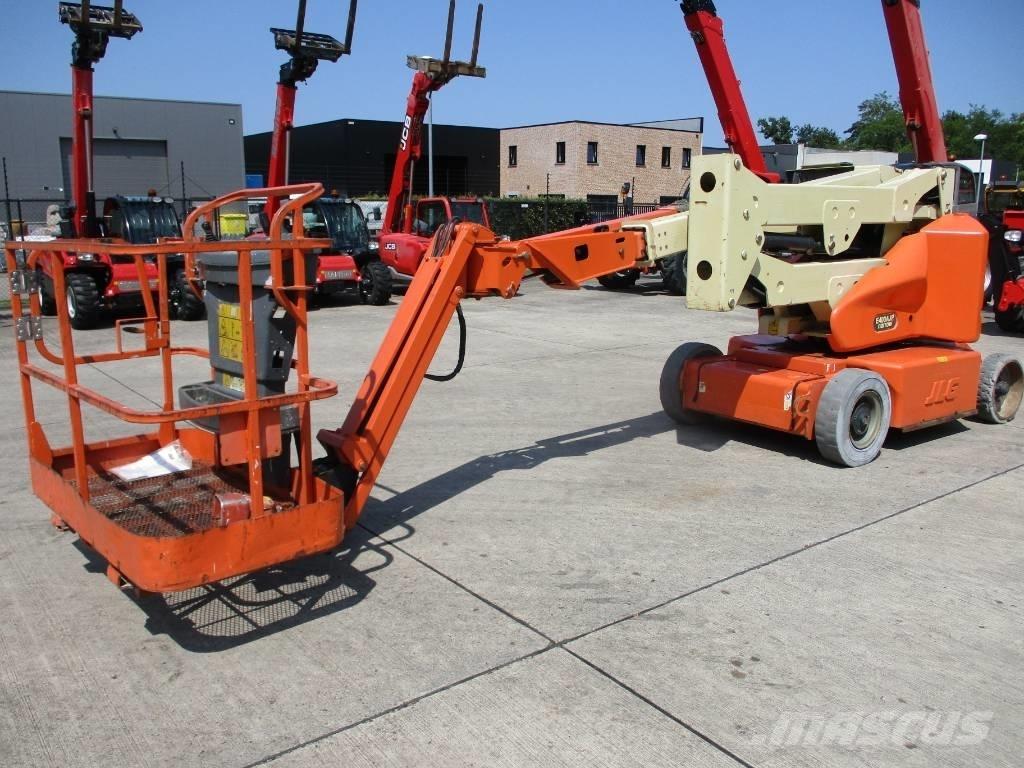 JLG E400 AJPN (146) Компактні самохідні стрілові підйомники