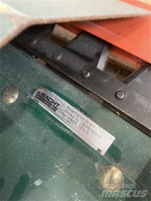 CLAAS BACHT SIDEKNIV Додаткове обладнання для збиральних комбайнів