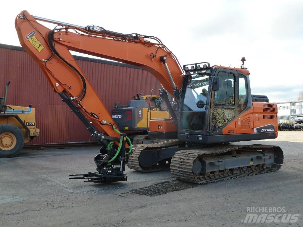 Doosan DX140LC-5 Гусеничні екскаватори