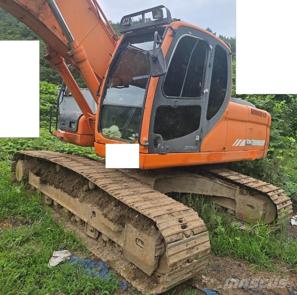 Doosan DX 220 LC-9 Гусеничні екскаватори