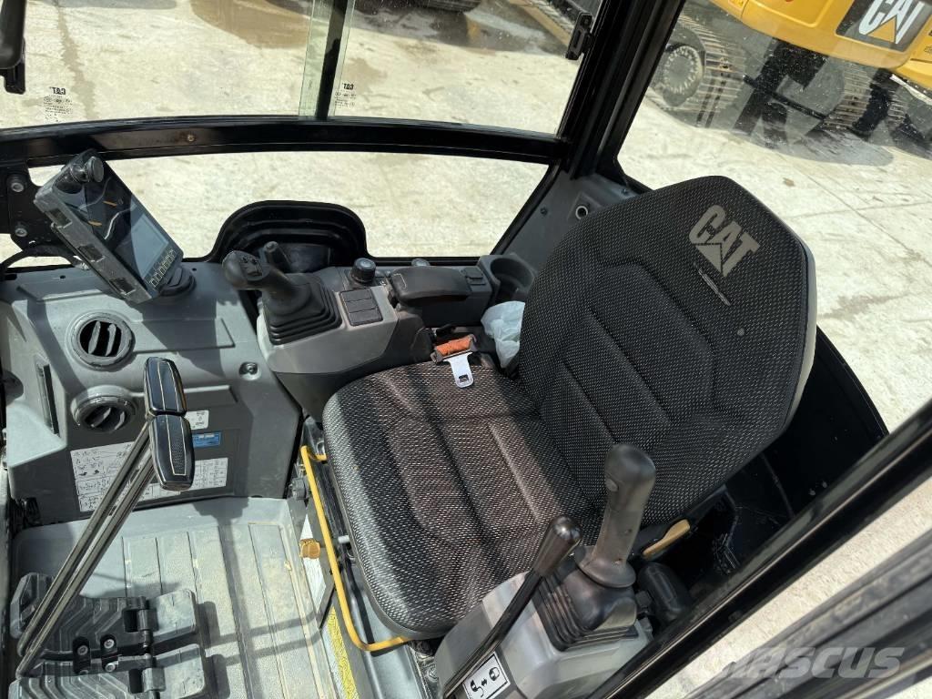 CAT 302 CR Міні-екскаватори < 7т