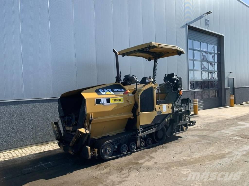 CAT AP355F Асфальтовкладачі