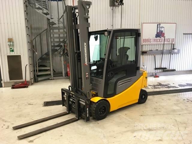 Jungheinrich EFG 320 Електронавантажувачі