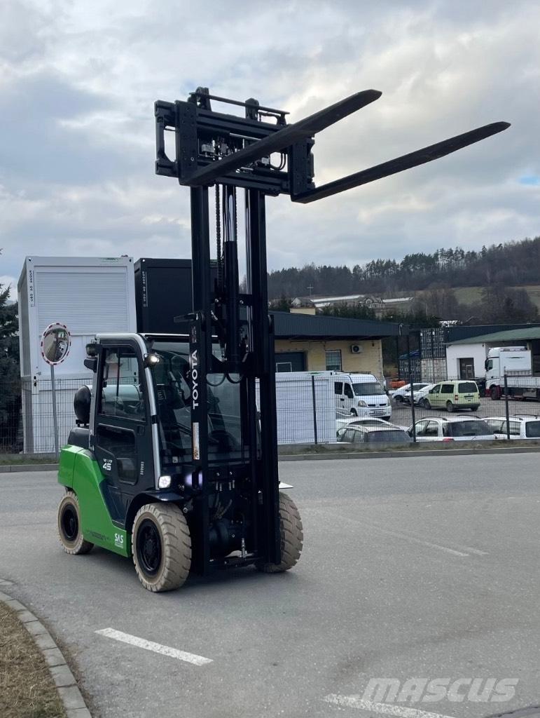 Toyota FVA450 Газові навантажувачі