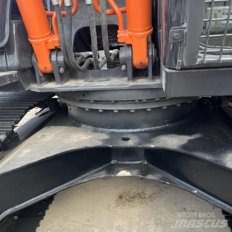Hitachi ZX 160 Гусеничні екскаватори