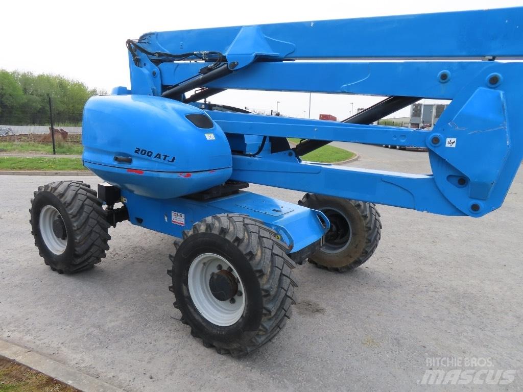 Manitou 200 ATJ Колінчаті підйомники