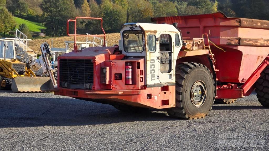 Sandvik TH550 Підземні самоскиди