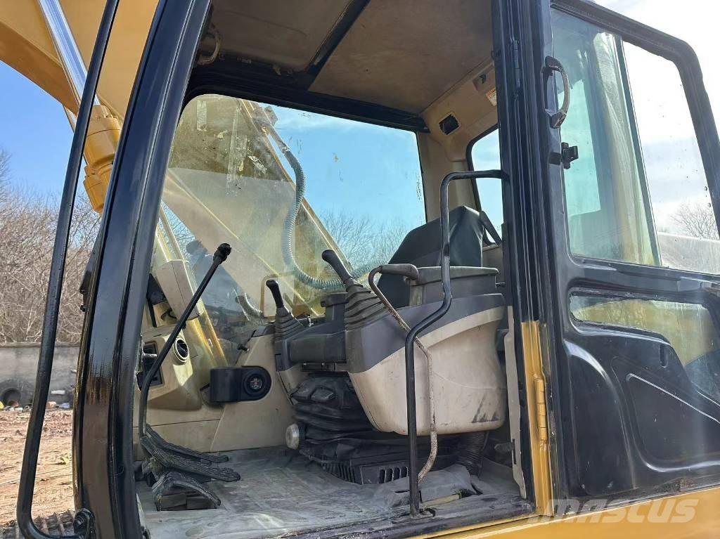 CAT 320 C L Гусеничні екскаватори