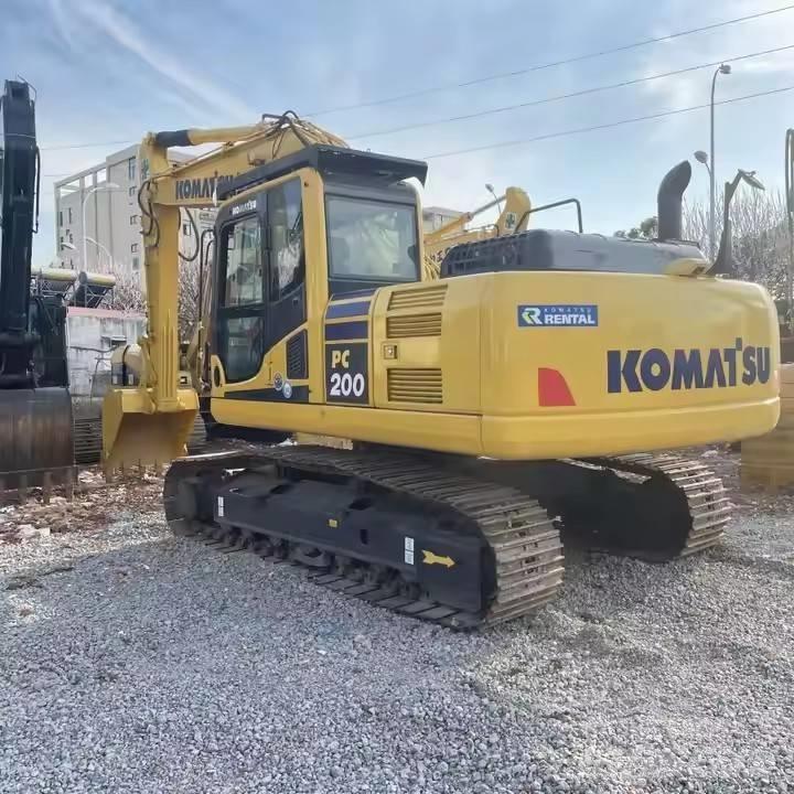 Komatsu PC200-8 Гусеничні екскаватори