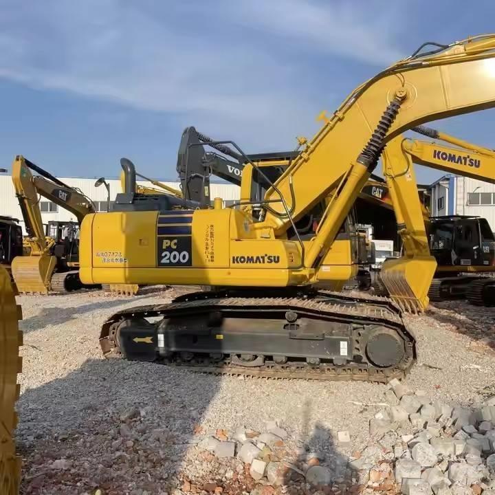 Komatsu PC200-8 Гусеничні екскаватори