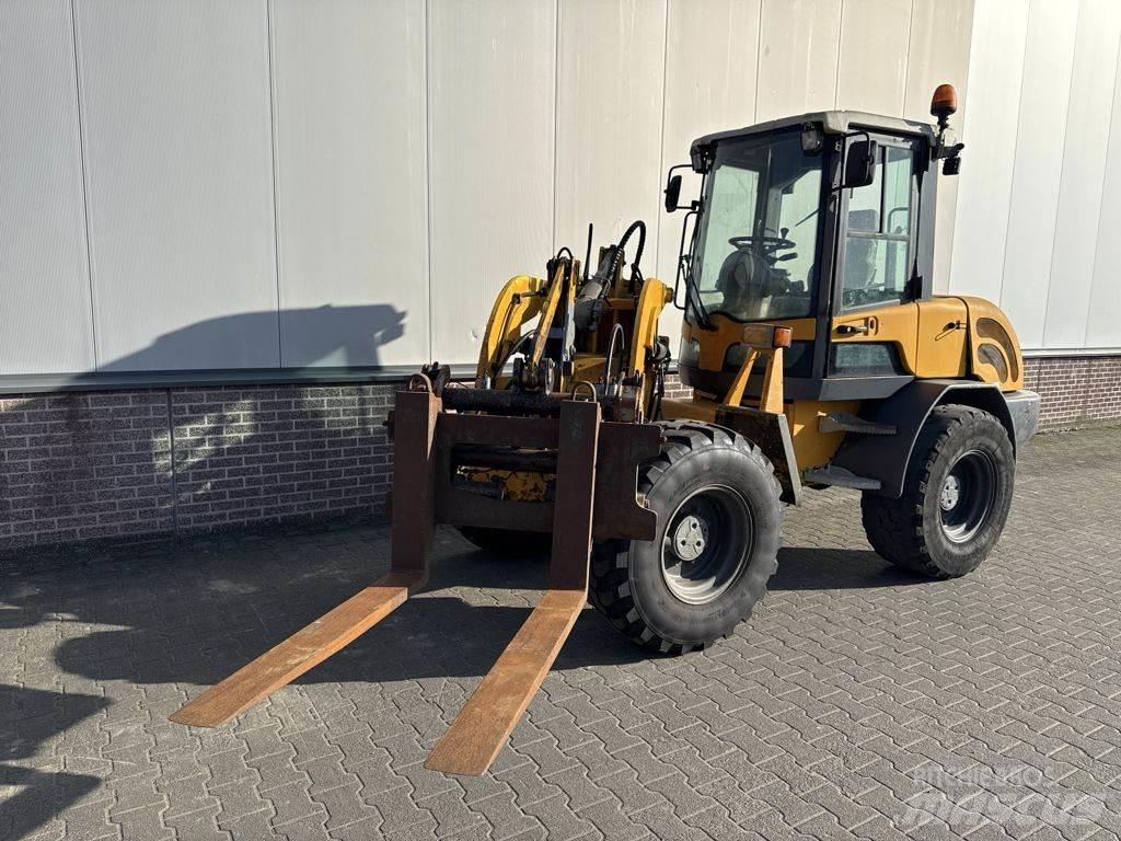 Terex TL70 Фронтальні навантажувачі