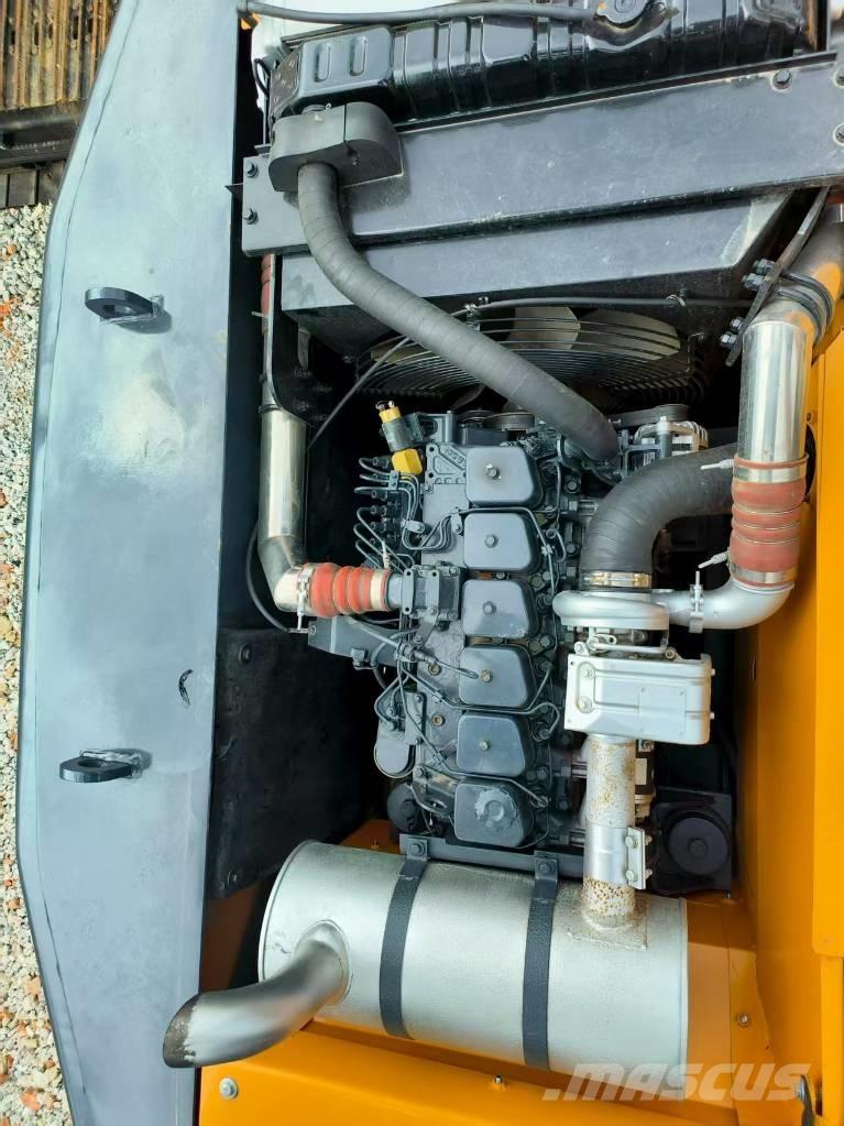 Hyundai HX220HD Гусеничні екскаватори