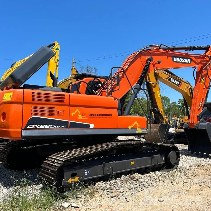 Doosan DX225-9C Гусеничні екскаватори