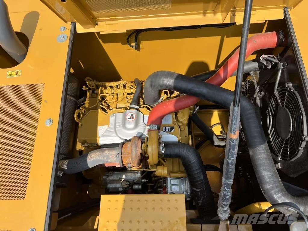 CAT 320 D GC Гусеничні екскаватори