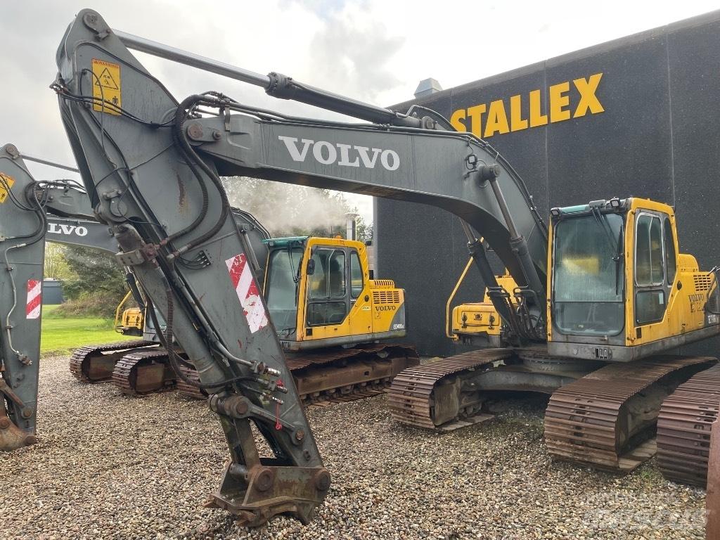 Volvo EC210B Гусеничні екскаватори