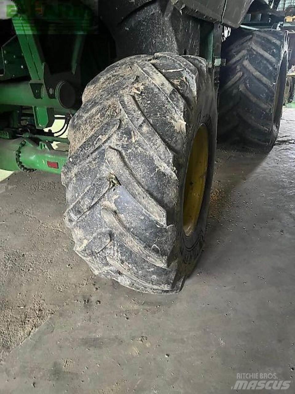 John Deere t670 Зернозбиральні комбайни