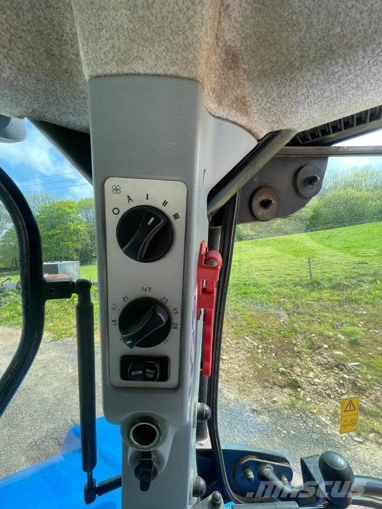 New Holland T 7.250 Трактори