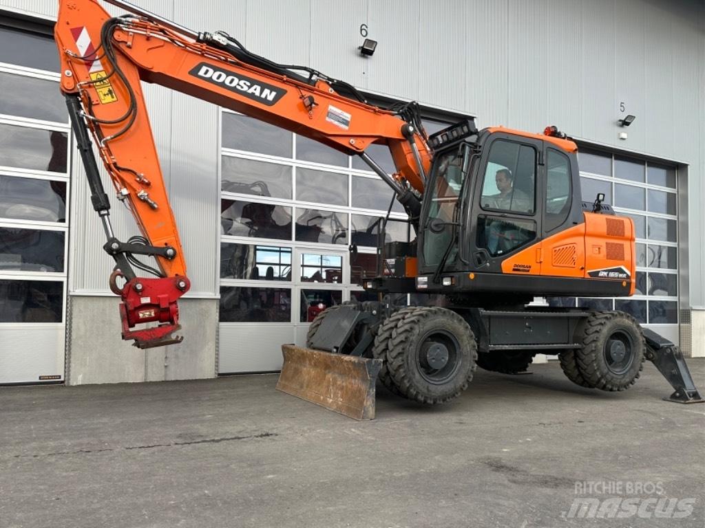 Develon DX165WR-7 Колісні екскаватори